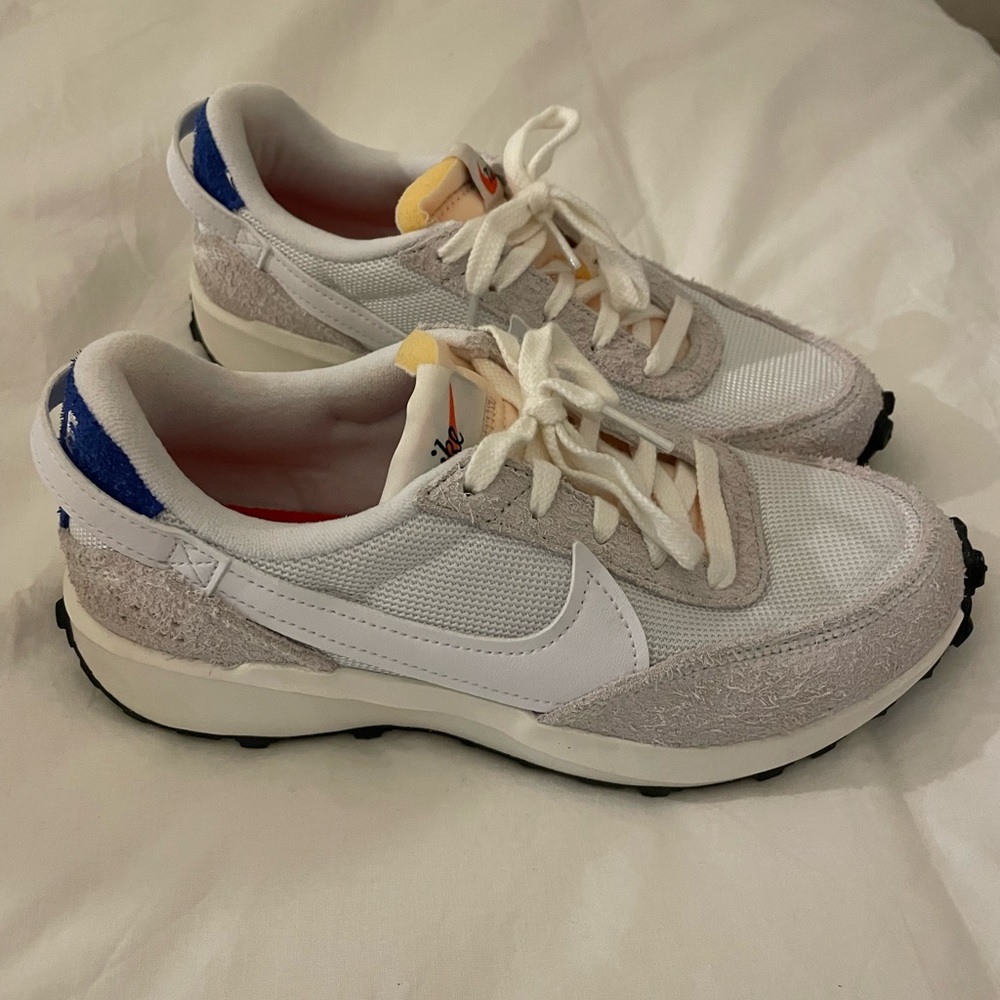 Women’s Nike Waffle Debut